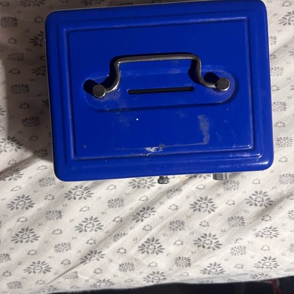 Personal Cash Box - Picture 2 of 4